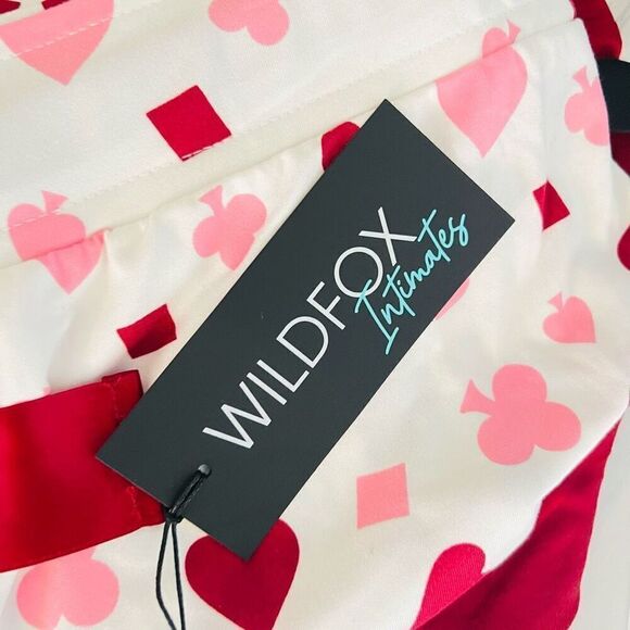 WILDFOX Love's a Gamble Shorty Pajamas Set, 2‎ Piece, Red Hearts, Large, NWT - Picture 9 of 11